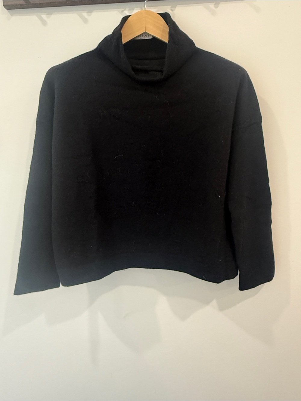 Rosso 35 Geneva Black Boxy Cropped Wool Sweater Mock Neck Cozy Warm Modern Fit